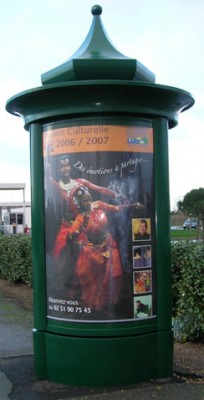 Colonne Morris Prismaflex colonne d'affichage morris