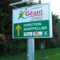 Panneau d'affichage trivision à Montpellier