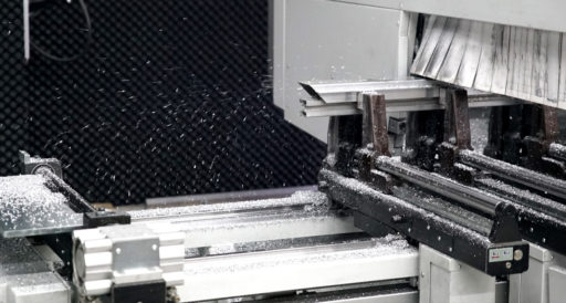 Latest technology: 5-axis aluminum cutting machine