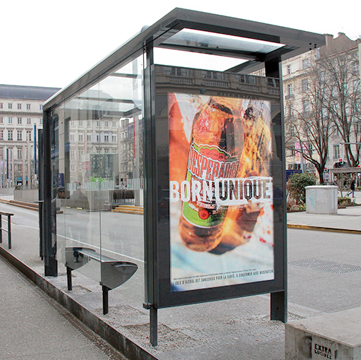 Fabricant abribus et affiche publicitaire