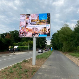 panneau led double face installé à Monheim am Rhein