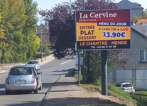 Panneau led installé pour une régie d'affichage publicitaire