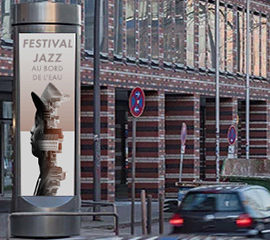 Colonne Exo Prismatronic installée en ville