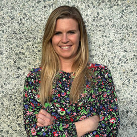 Bienvenue à Marta Del Alamo - Responsable Commerciale France et Responsable Produits de la gamme cadres et caissons lumineux
